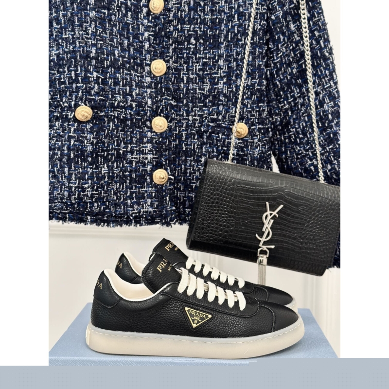 Pra*a casual shoes